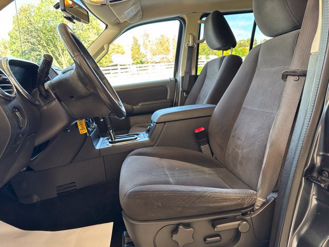 Used 2010 Ford Explorer XLT AWD/4WD image 3