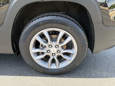 Used 2022 GMC Terrain SLT w/ Tech Package AWD/4WD image 20