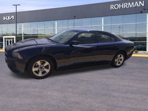 Used 2013 Dodge Charger SE RWD image 1