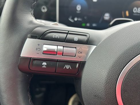 Used 2025 Hyundai Tucson Limited image 19