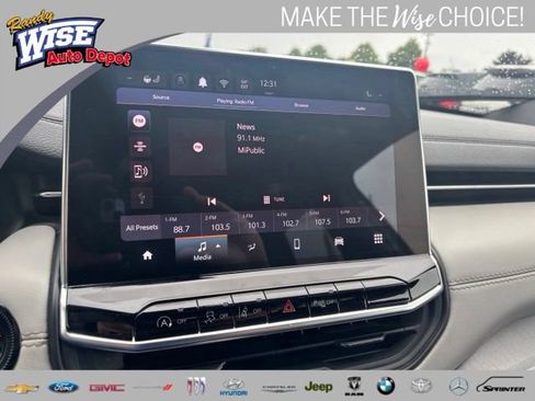 Used 2025 Jeep Compass Limited AWD/4WD image 13