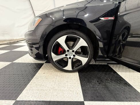 Used 2016 Volkswagen GTI SE w/ Driver Assistance Package image 9