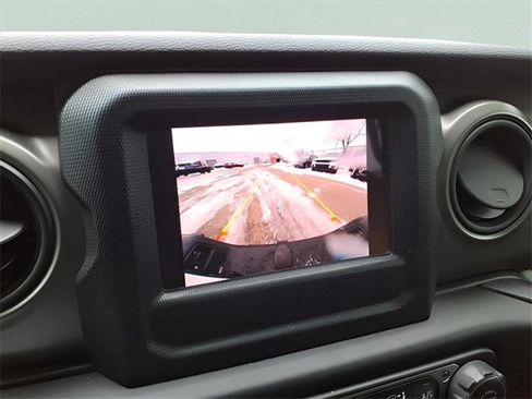 Used 2022 Jeep Gladiator Willys image 23