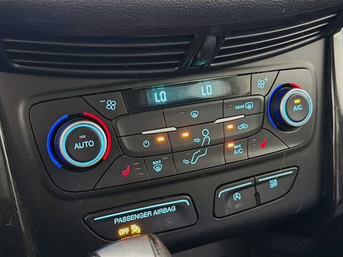 Used 2019 Ford Escape SE AWD/4WD image 16