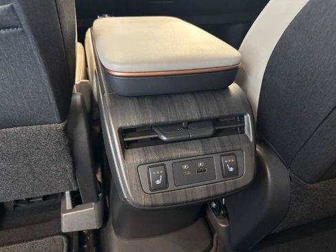 Certified 2024 Nissan Ariya FWD image 28