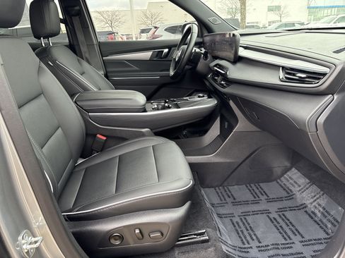 Used 2025 Buick Enclave Preferred image 20