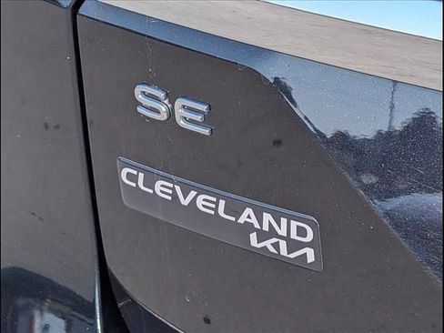 Used 2025 Volkswagen Atlas SE AWD/4WD image 19