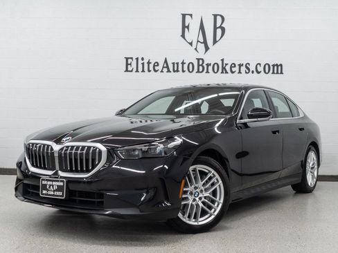 Used 2025 BMW 540i xDrive image 1