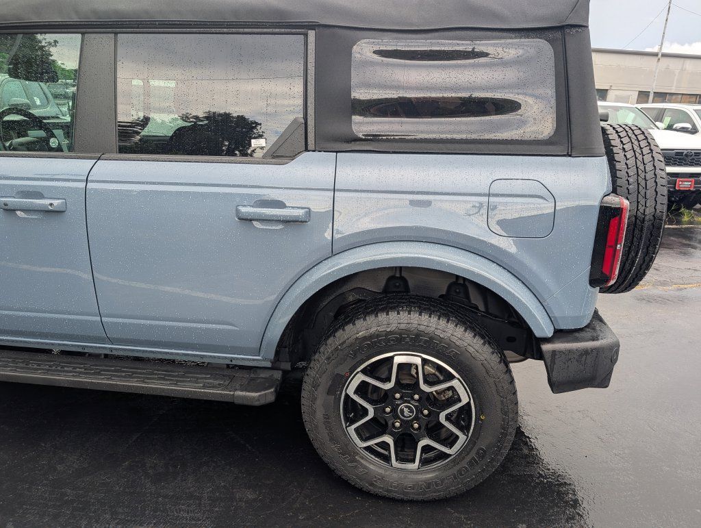 Used 2023 Ford Bronco Outer Banks AWD/4WD image 5