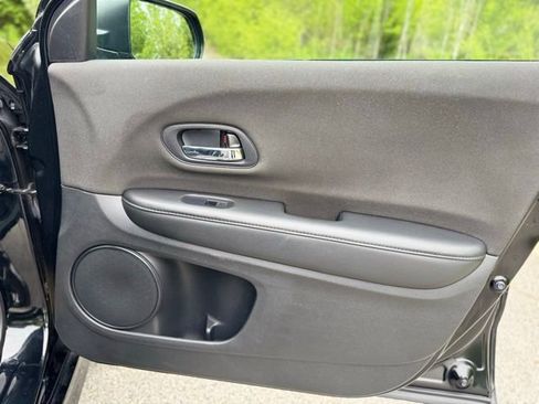 Used 2019 Honda HR-V Sport image 18