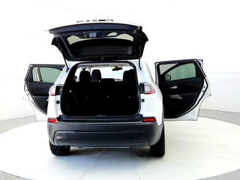 Used 2019 Jeep Cherokee Latitude w/ Popular Appearance Group image 11