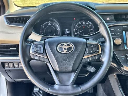 Used 2017 Toyota Avalon Touring image 17