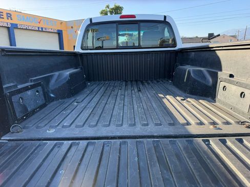 Used 2014 Toyota Tacoma 2WD Regular Cab image 12