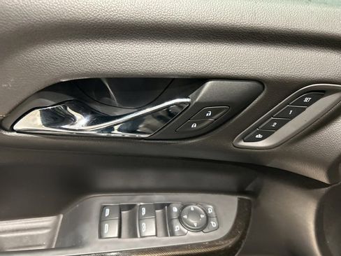 Used 2021 GMC Acadia AT4 w/ Technology Package image 10