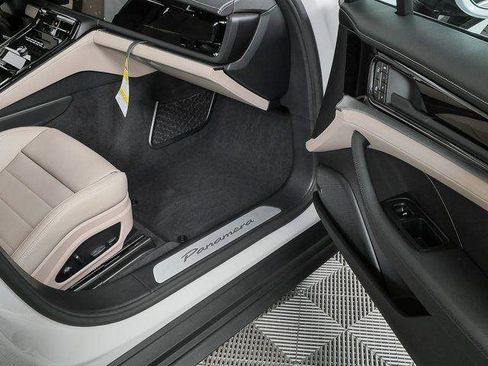 New 2026 Porsche Panamera image 25