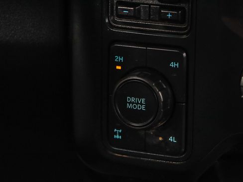 Used 2024 Ford F250 Platinum image 23