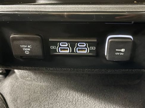 Used 2024 Jeep Wagoneer L Series II RWD image 39