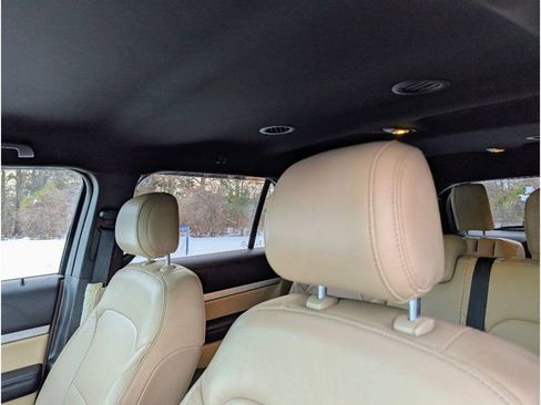 Used 2017 Ford Explorer XLT w/ Equipment Group 202A image 14