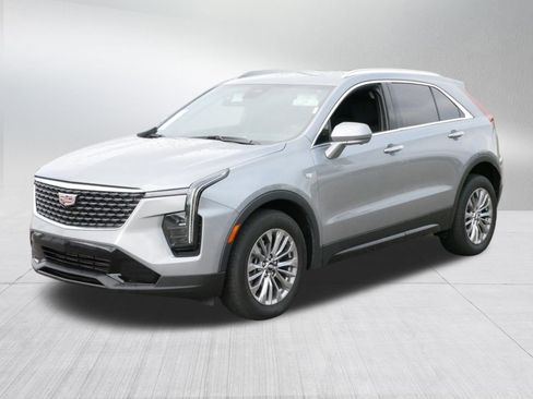 Certified 2025 Cadillac XT4 Premium Luxury image 2