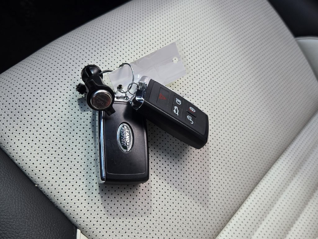 Used 2023 Land Rover Discovery Sport S R-Dynamic AWD/4WD image 18