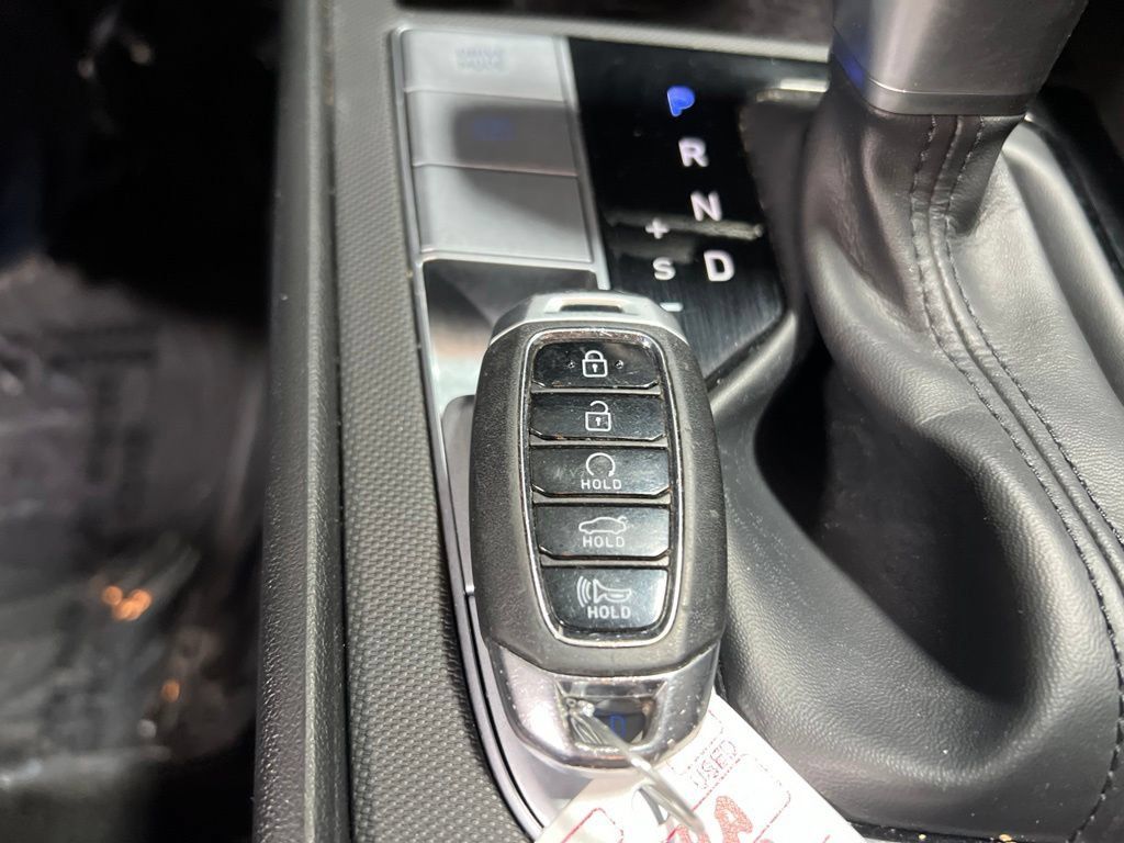 Used 2021 Hyundai Elantra Limited FWD image 33
