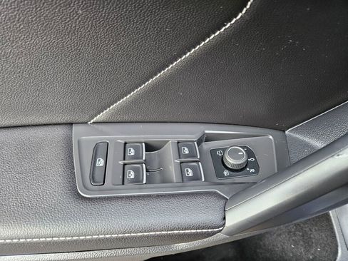 Used 2022 Volkswagen Tiguan SEL R-Line image 17