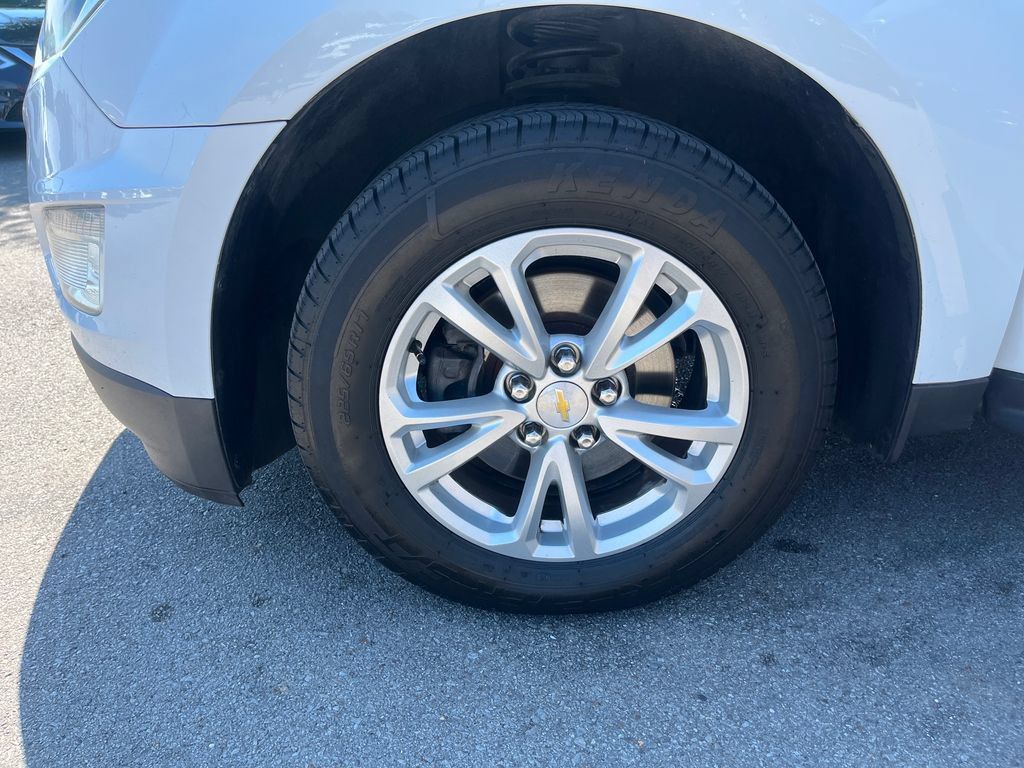 Used 2017 Chevrolet Equinox LT FWD image 29