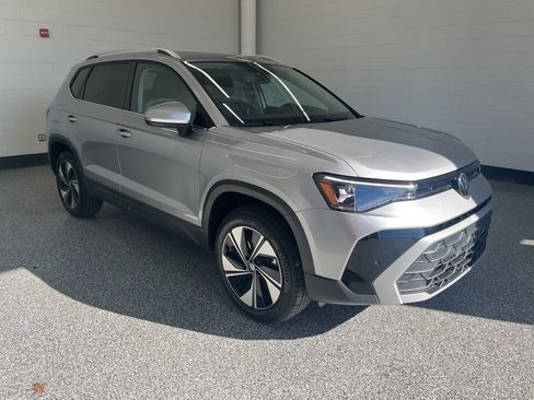 New 2026 Volkswagen Taos SE AWD/4WD image 8