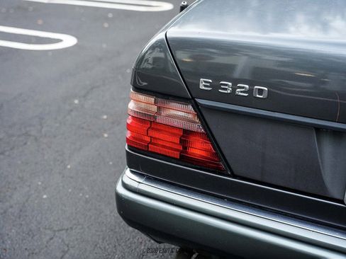 Used 1995 Mercedes-Benz E 320 Convertible image 62