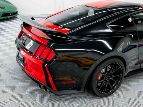 Used 2017 Ford Mustang Shelby GT350R w/ GT350R Equipment Group 920A RWD image 21