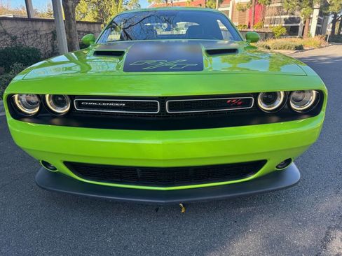 Used 2015 Dodge Challenger R/T Scat Pack w/ Leather Interior Group RWD image 8