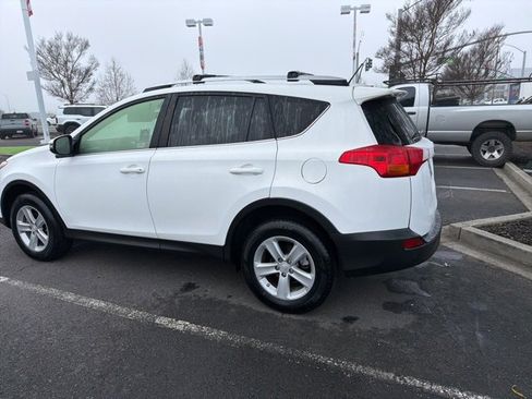 Used 2013 Toyota RAV4 XLE image 17