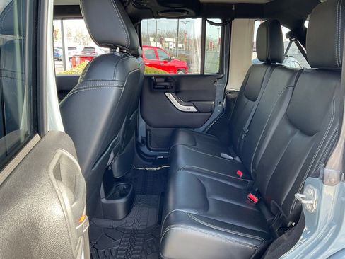 Used 2014 Jeep Wrangler Unlimited Sahara w/ Connectivity Group image 19