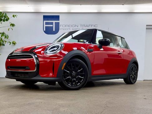 Used 2022 MINI Cooper 2-Door Hardtop w/ Premium Package image 3