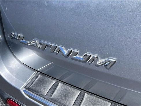 Used 2020 Ford Explorer Platinum w/ Premium Technology Package AWD/4WD image 32