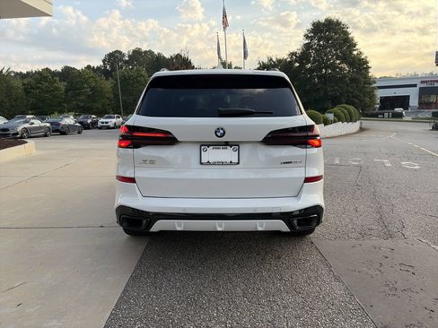 Used 2026 BMW X5 xDrive40i w/ M Sport Package AWD/4WD image 7