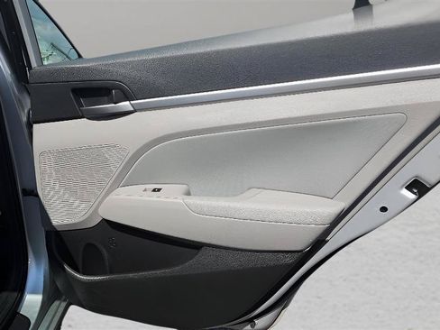 Used 2018 Hyundai Elantra Value Edition FWD image 19