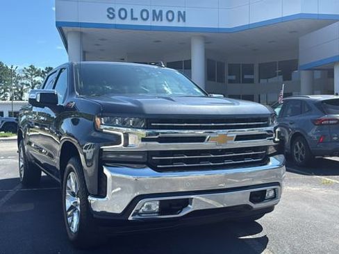 Used 2022 Chevrolet Silverado 1500 LTZ w/ Technology Package AWD/4WD image 1