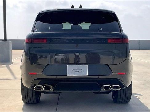 New 2025 Land Rover Range Rover Sport Dynamic SE image 4