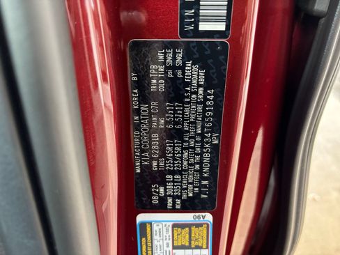 Used 2026 Kia Carnival FWD image 32