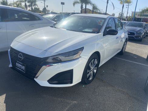 Used 2024 Nissan Altima 2.5 S FWD image 2