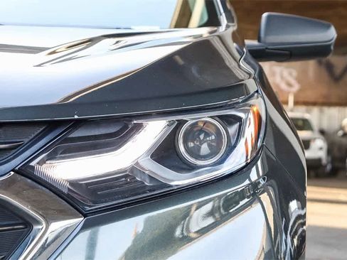 Used 2020 Chevrolet Equinox LS w/ LS Convenience Package image 7