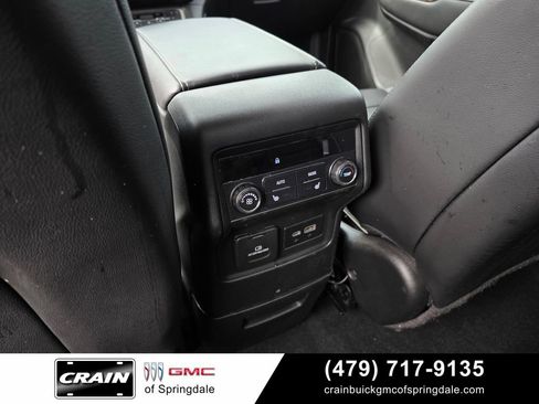 Used 2022 GMC Acadia Denali w/ Denali Ultimate Package AWD/4WD image 26
