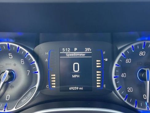 Used 2023 Chrysler Voyager LX image 15