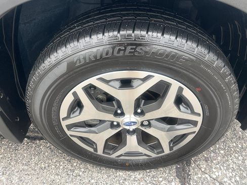 Used 2023 Subaru Forester Premium image 4