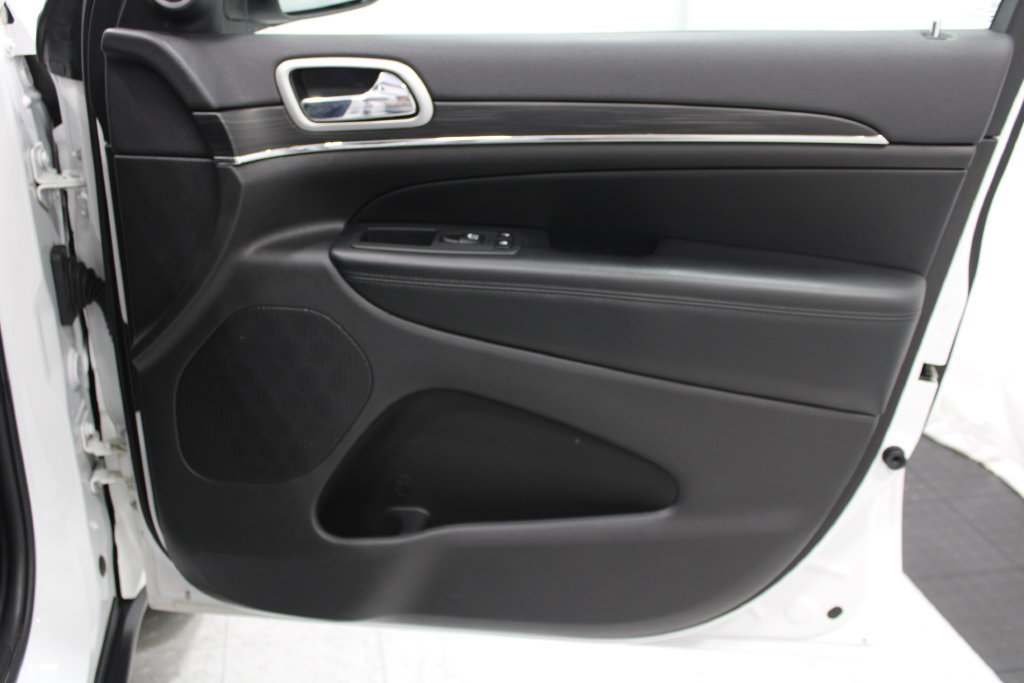 Used 2019 Jeep Grand Cherokee Limited AWD/4WD image 24