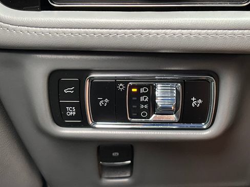 Used 2023 Lincoln Nautilus Reserve AWD/4WD image 30