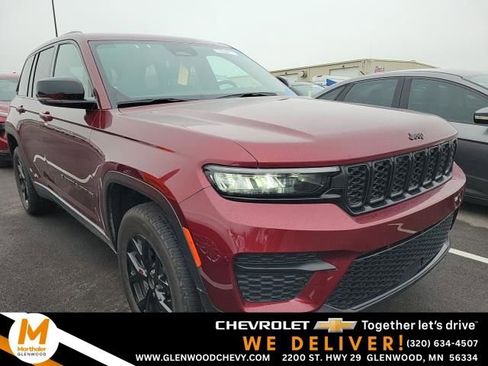 Used 2025 Jeep Grand Cherokee Altitude image 1