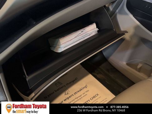 Used 2019 Toyota Highlander XLE AWD/4WD image 34