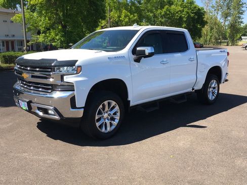 Used 2021 Chevrolet Silverado 1500 LTZ w/ Technology Package AWD/4WD image 12